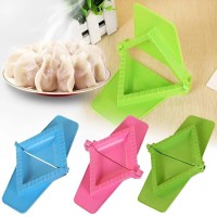 قالب السمبوسة البلاستك × ٣ أحجام 