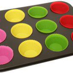 صحن كب كيك 12 خانة مع قوالب سليكون