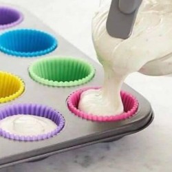 صحن كب كيك 12 خانة مع قوالب سليكون