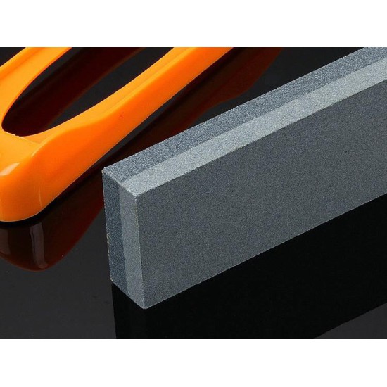 مسن سكاكين حجر وسط