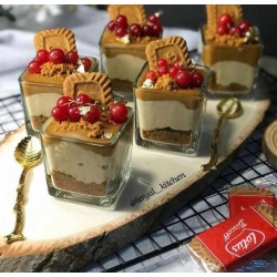 مطيبة حلا زجاج مربع مع قاعدة 8*8سم